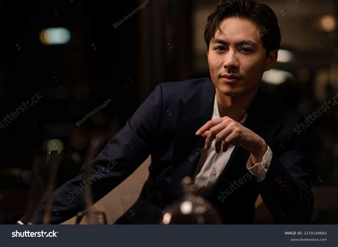 imagenes de persona vestida de traje imagenes fotos