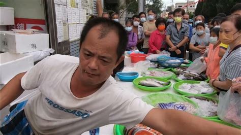 客人沒買到雞排 剩下4塊 阿源直接用送的 台中豐原中正公園 海鮮叫賣哥阿源 Taiwan Seafood Auction Youtube