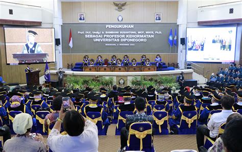 Undip Anugerahi Bambang Susantono Gelar Profesor Kehormatan Bidang