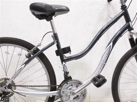 Schwinn Skyliner Women's Hybrid Bike | Property Room