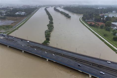 Video Poplave Se Vide Iz Svemira Satelitske Snimke Pokazuju Razmjere