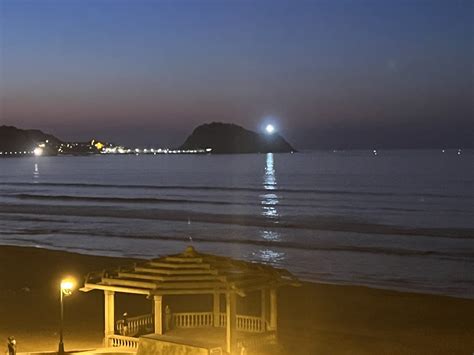 Atardecer De Hoy En La Playa De Zarautz Oso Polita Eitb Eus Flickr