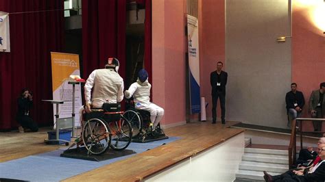 Alim Latr Che Champion Handisport En Exhibition D Escrime Fauteuil