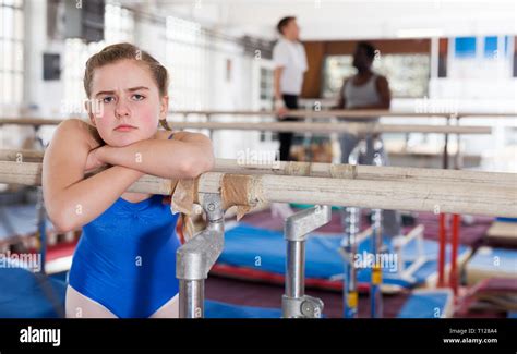 Fille Adolescente En Maillot De Bain Banque De Photographies Et D