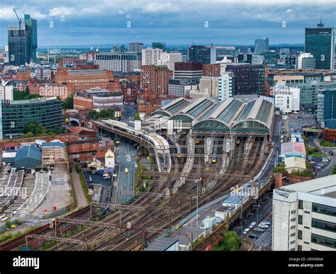 Manchester Piccadilly Station Stock Photo - Alamy