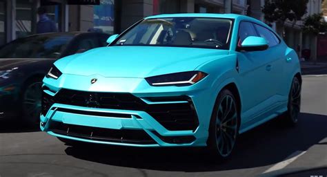 Does This Turquoise Wrap Do Justice To The Lamborghini Urus Carscoops Blue Lamborghini