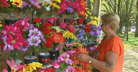 G Comerciantes Esperam Aumento Nas Vendas De Flores E Velas