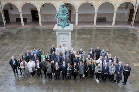 La Universidad De Oviedo Entrega Las Insignias De Oro Y Plata Y A