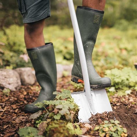 Телескопическая лопата Fiskars Xact 1066733