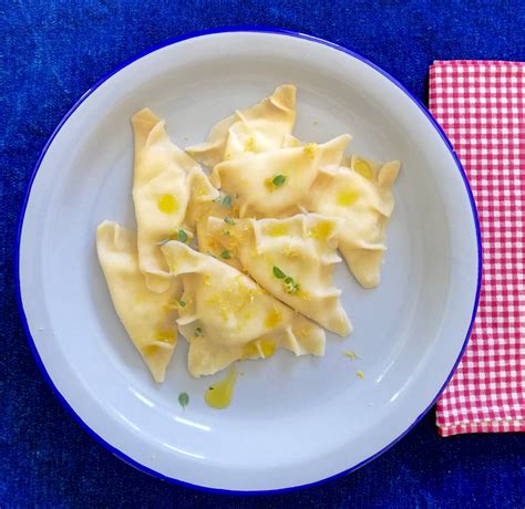 Ravioli Di Ricotta E Maggiorana Profumati Al Limone