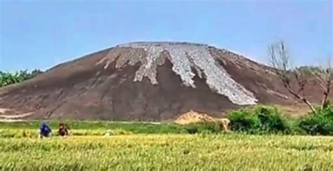 Heboh Muncul Gunung Baru Di Grobogan Begini Penjelasan Ilmiahnya