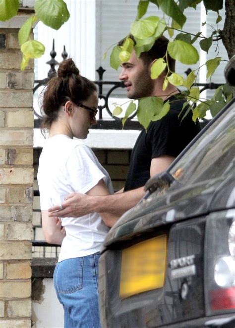 Daisy Ridley kiss with her boyfriend Tom Bateman in London -12 – GotCeleb