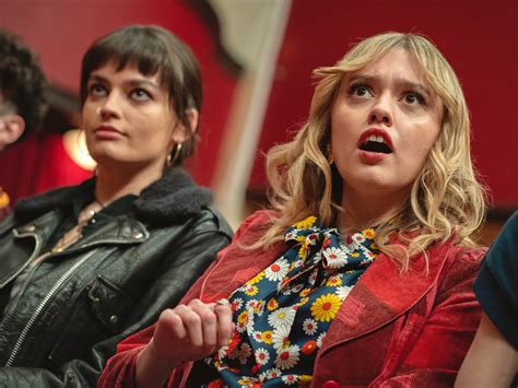 Xem phim Sex Education mãi mới biết đây là tập hay nhất cả series lý do bởi cảnh nóng có thật 100