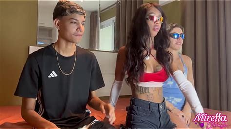 AMIGOS NOVINHOS FAZEM FESTA DO PIJAMA E TERMINA EM SURUBA UM DELES ERA VIRGEM XVIDEOS PUTARIA