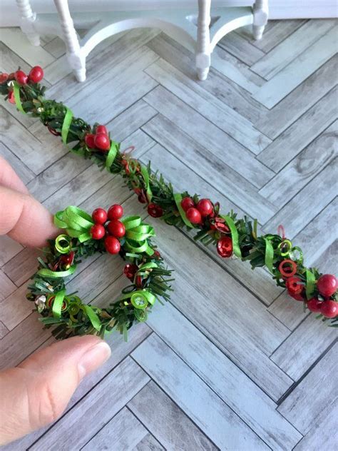 Miniature Christmas Garland And Wreath Dollhouse Wreath Dollhouse