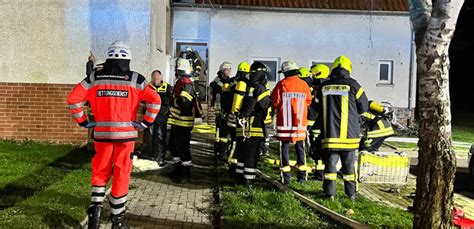 Kirchhorsten Feuerwehr L Scht Brand In Keller Shg Aktuell De