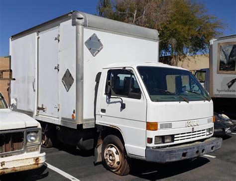 Lot 1988 Isuzu Npr Box Truck