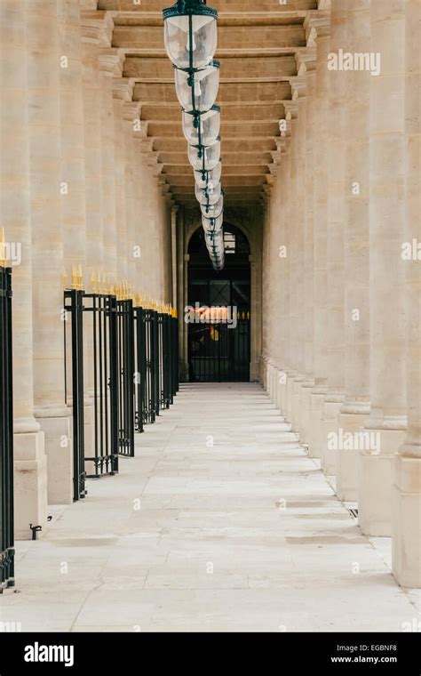 Colonnade Colonnades Column Columns Hi Res Stock Photography And Images