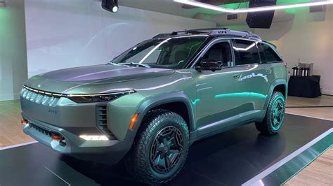 Jeeps Wagoneer S Trailhawk Concept Teases A Fully Electric Off Roader