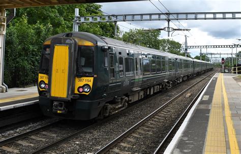 Gwr Class 387 Gwr Class 387 No 387154 Leaves Tilehurst Wi Flickr