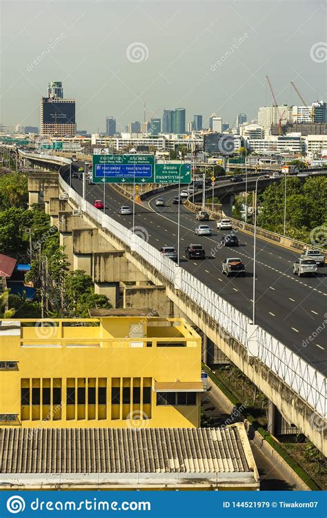 Arquitetura Da Cidade E Transporte Via Expressa E Tr Fego No Dia Do