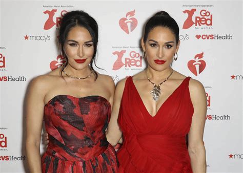 Times The Bella Twins Shared Sweet Stylish Naked Side By Side