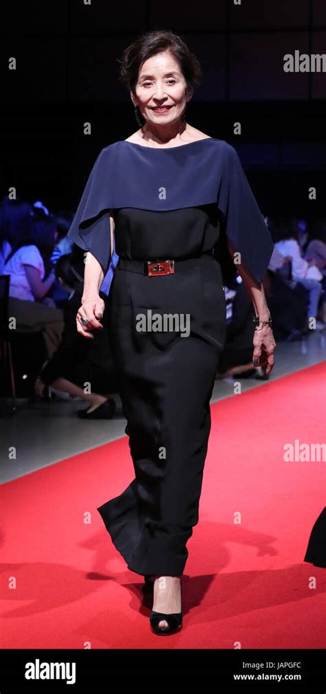 Hot Sexy Mitsuko Baisho Bikini Pics