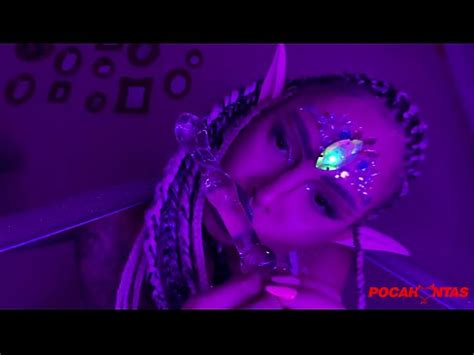 Pocahontas hace anal con su gran culo en la polla de cristal VICTORIOUS Theme en Privê Camera