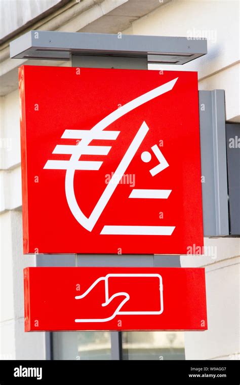 logo of the French bank Savings bank Stock Photo - Alamy