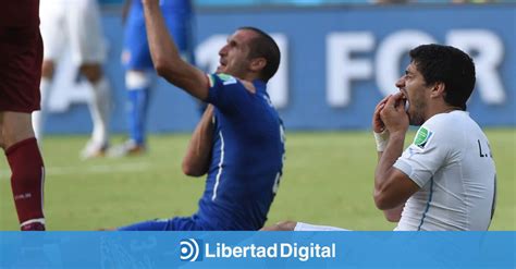 Luis Suárez Pide Perdón Por Su Mordisco A Chiellini Libertad Digital