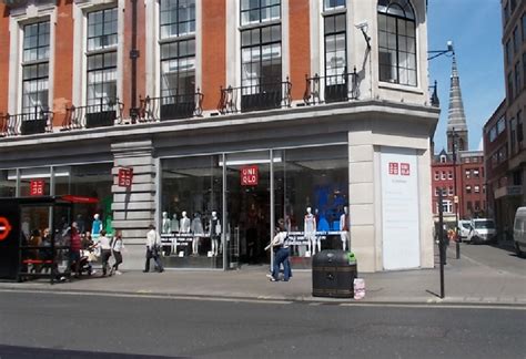 Uniqlo clothing store on Oxfrod Street in London