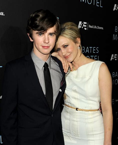 Freddie Highmore's Girlfriend: A Deep Dive Into His Relationship Status