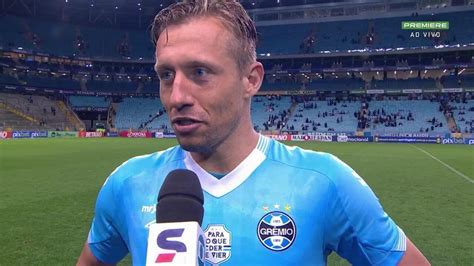 Lucas Leiva Faz Melhor Partida Desde Retorno Ao Gr Mio E Volta A Marcar