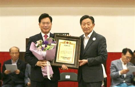 국민의힘 김승수 의원 ‘대한민국 헌정대상 3년 연속 수상 아시아경제