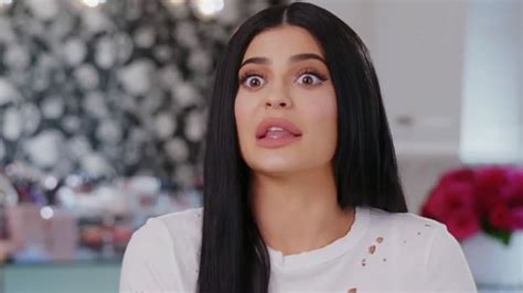 Kylie Jenner Reacts To Kendall Jenner And Travis Scott Hookup Rumor Hollywoodlife Youtube