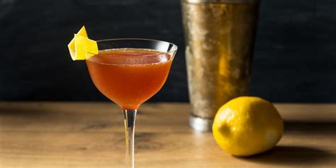 The 12 Best Whiskey Cocktails Newbies Will Love - The Mixer