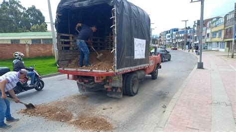 Taxistas De Tunja Taparon Huecos Viales Por Su Cuenta Diario Del Sur