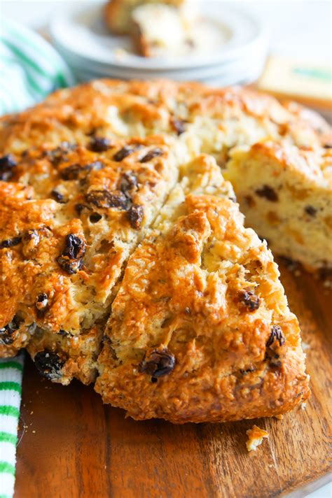 Irish Soda Bread With Buttermilk And Raisins Artofit