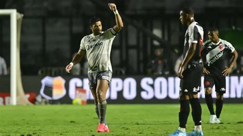 Ele Incr Vel Hulk Anota Gola O Galo Empata Em S O Janu Rio E Vai A