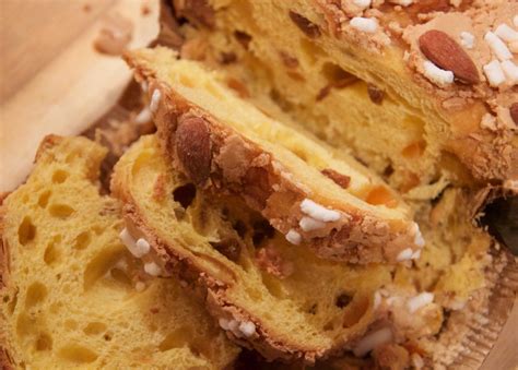 Italian Colomba Cake A Sweet Tradition Vorrei Delicious Italian Food