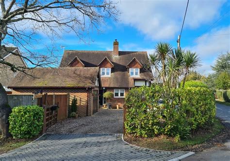 4 Bedroom Detached House For Sale In Old Lyndhurst Road Cadnam So40