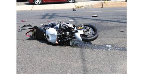 Motorcycle Crash Sends At Least One To Hospital Roselle Nj News Tapinto