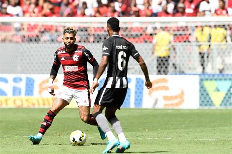 Flamengo Confirma Que David Luiz Est Hepatite Mas Tranquiliza