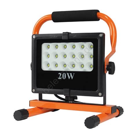 Solight Wm W Fes Led Aussenreflektor Mit St Nder Led W V