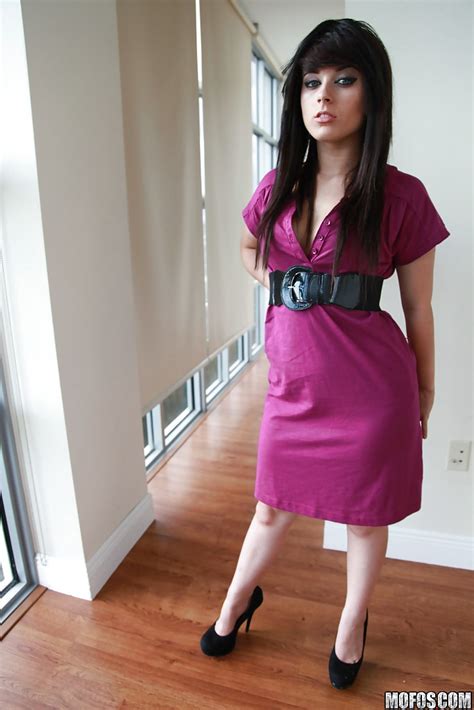 Foxy Teen Oxuanna Envy Stripping And Playing With Her Glass Sex Toy Porn Pictures XXX Photos