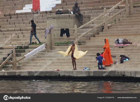 Holy City Varanasi India – Stock Editorial Photo © telearlens #372529176