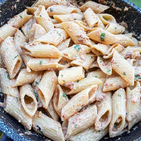 Penne Con Pesto Di Pomodori Secchi E Ricotta Dolciamoconfrancy