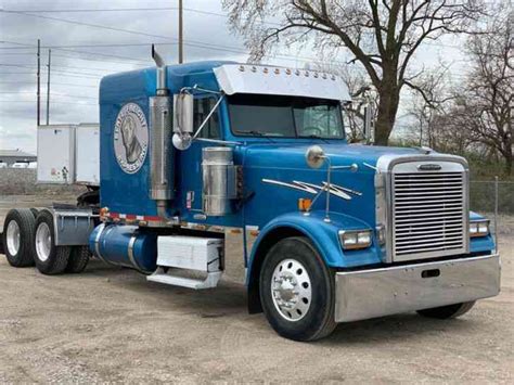 Freightliner Classic 1998 Sleeper Semi Trucks