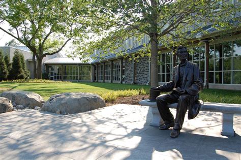 Lincoln Statue | Gettysburg Daily