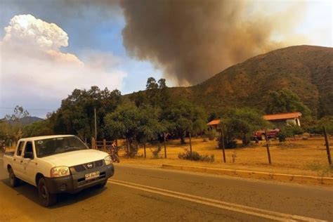 Incendios Una Persona Muere Y 14 Comunas Suspenden Clases Alerta